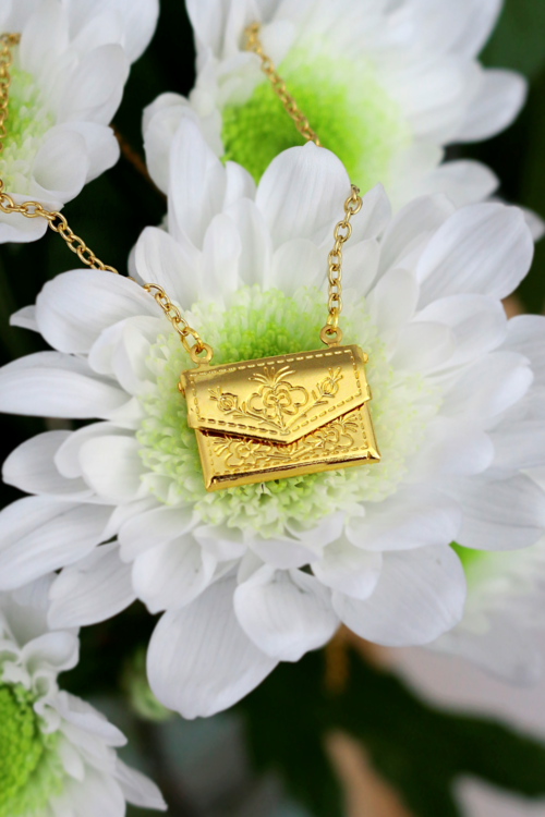 Elara Daisy Locket Necklace